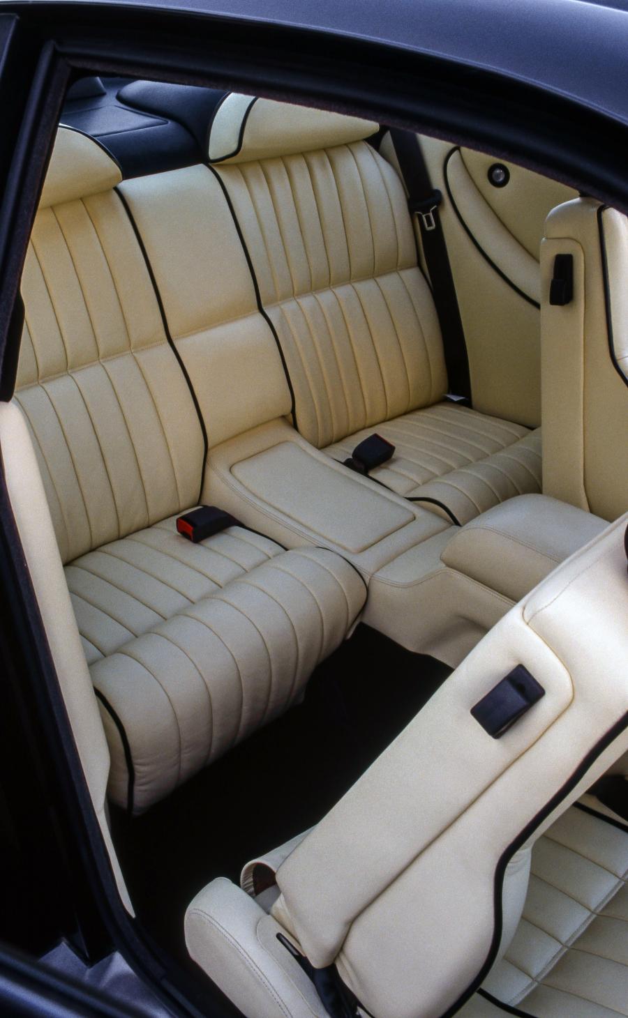 Интерьер Aston Martin Virage 1990 года  (NA) (фото 50 из 52)